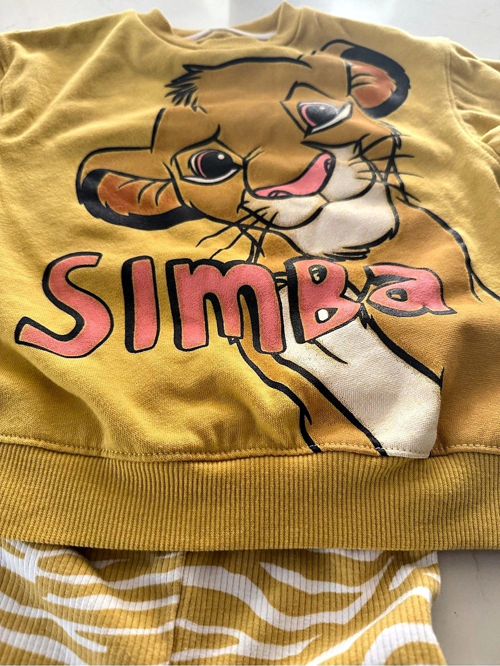 Disney Lion King Simba Girls 3T Yellow Simba Set